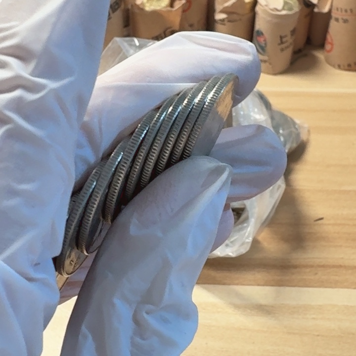 其他普通金属10枚，梅花10的，流通品