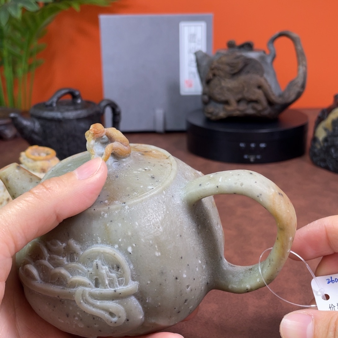 诗**霄冰碛玉龙龟壶