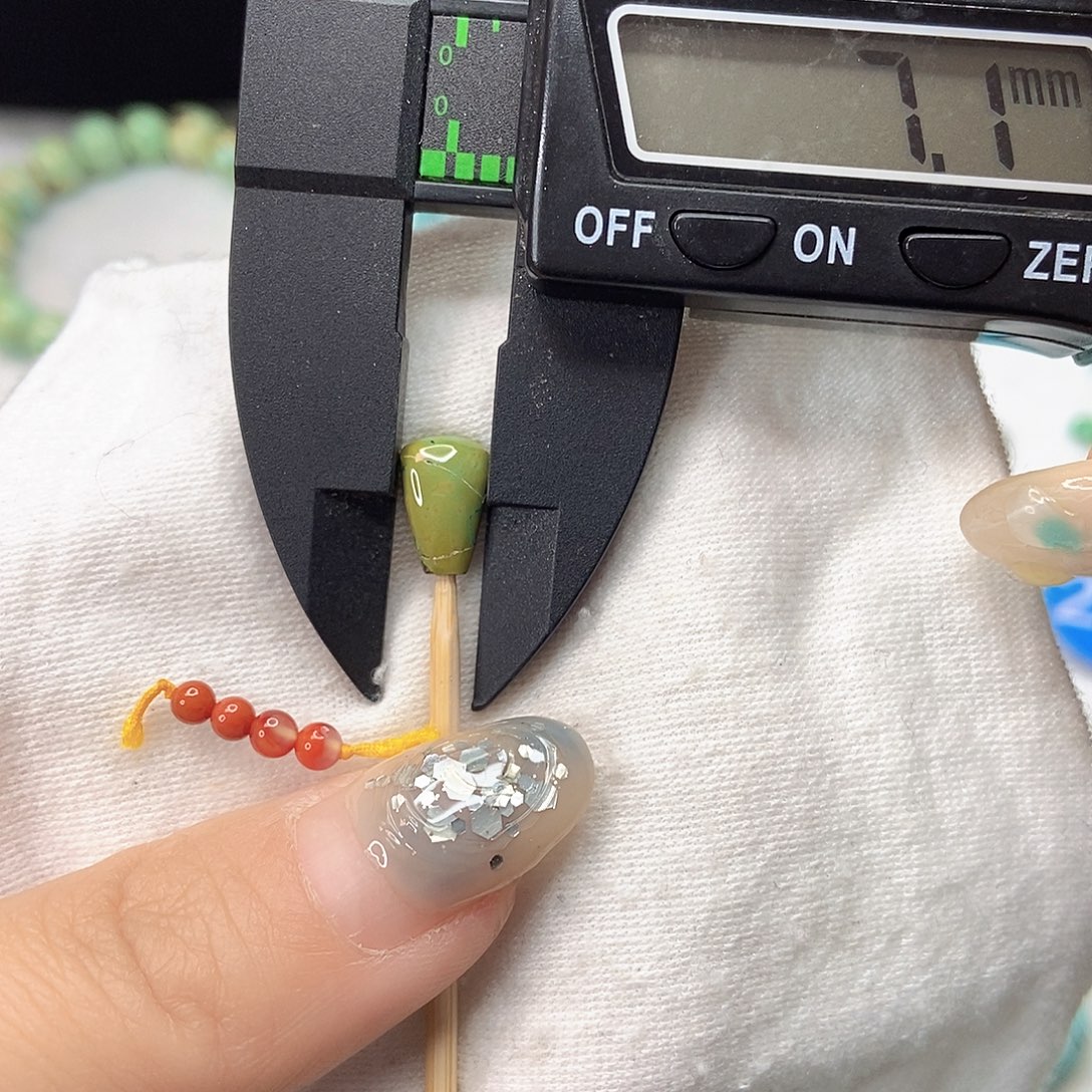 南红玛瑙未镶嵌珠宝奇石