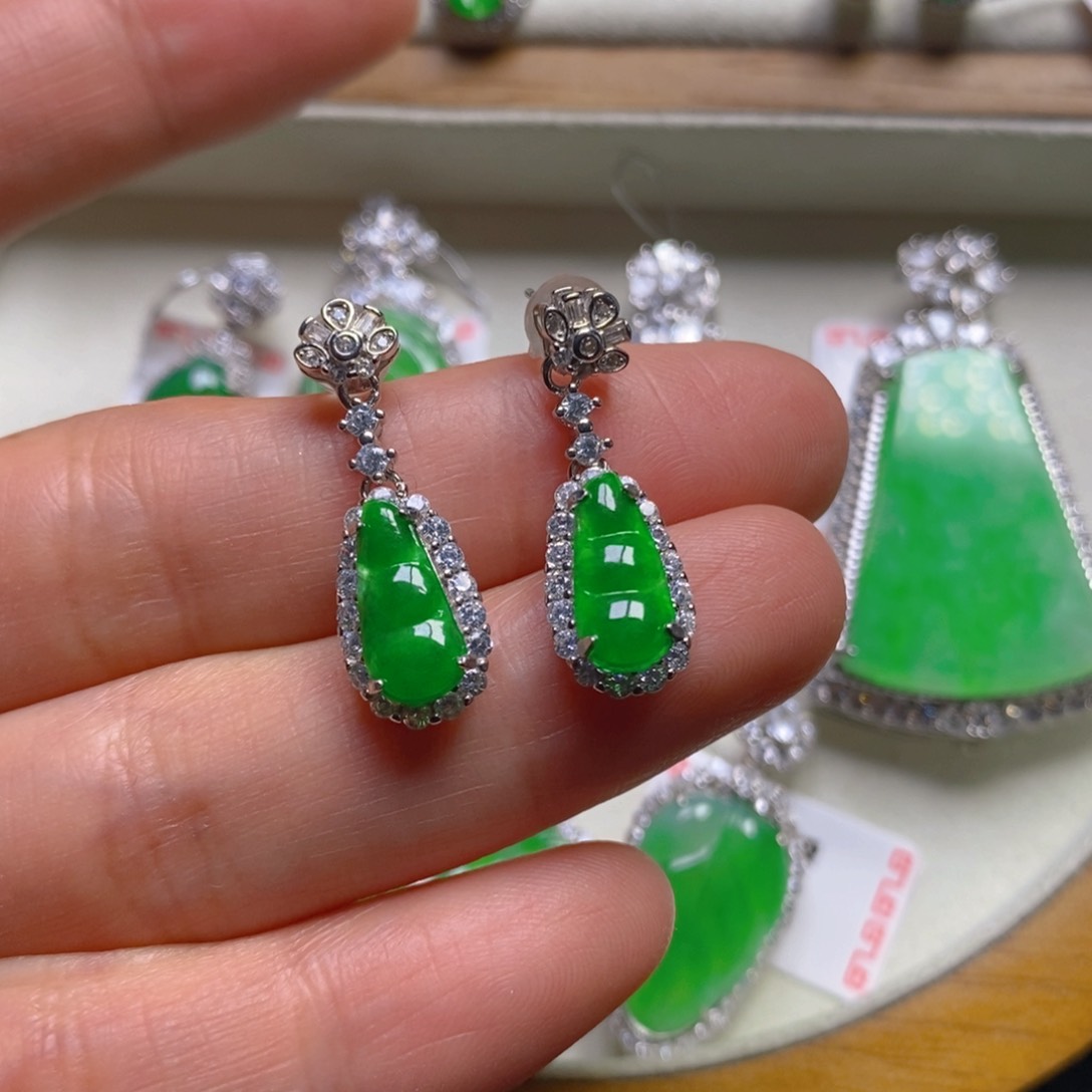 翡翠颈饰银S925镶嵌福豆耳坠