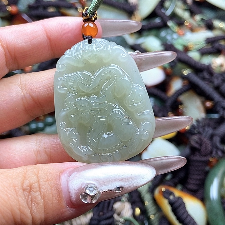 和田玉颈饰未镶嵌