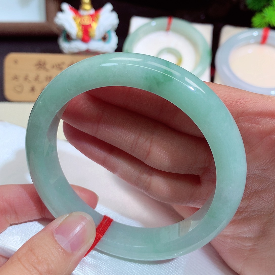 翡翠未镶嵌手镯1242