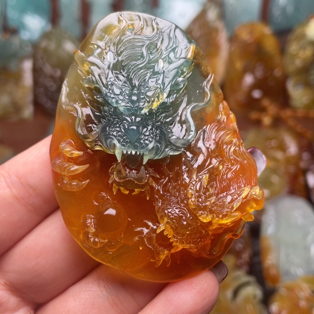蛇纹石玉颈饰未镶嵌H****利