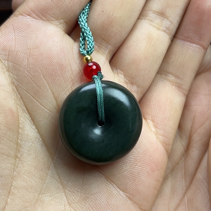 和田玉颈饰未镶嵌醒*