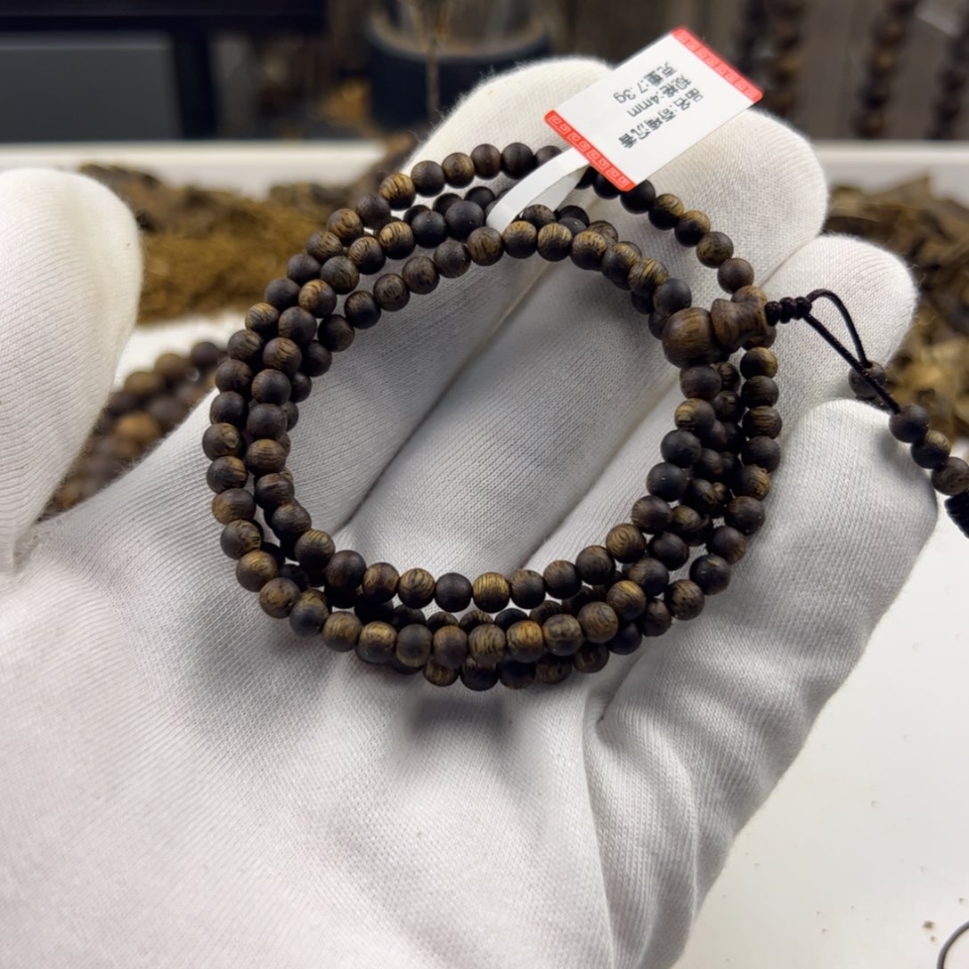 沉香手串圆珠多圈4mm