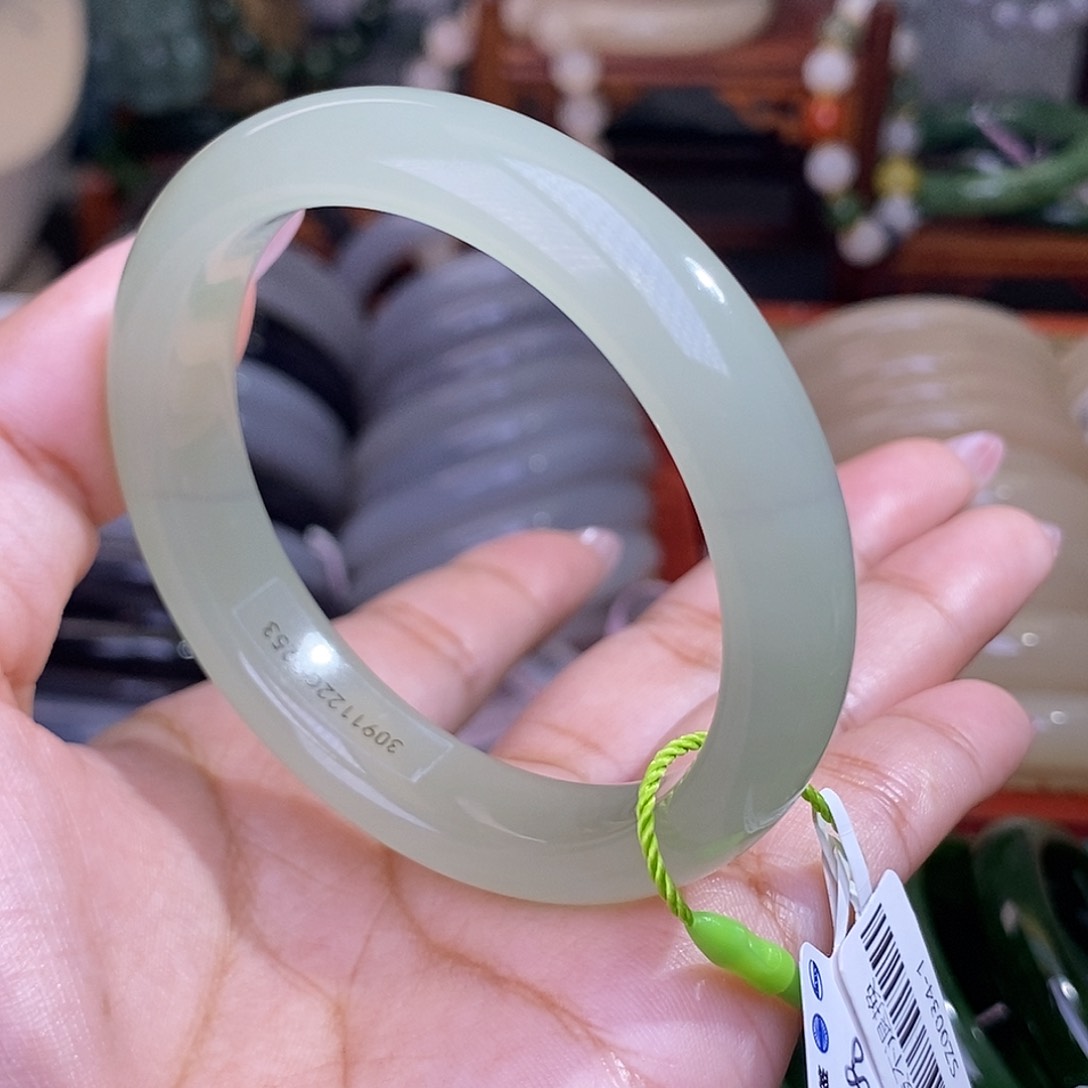 和田玉晴水冰底手镯52.6未镶嵌