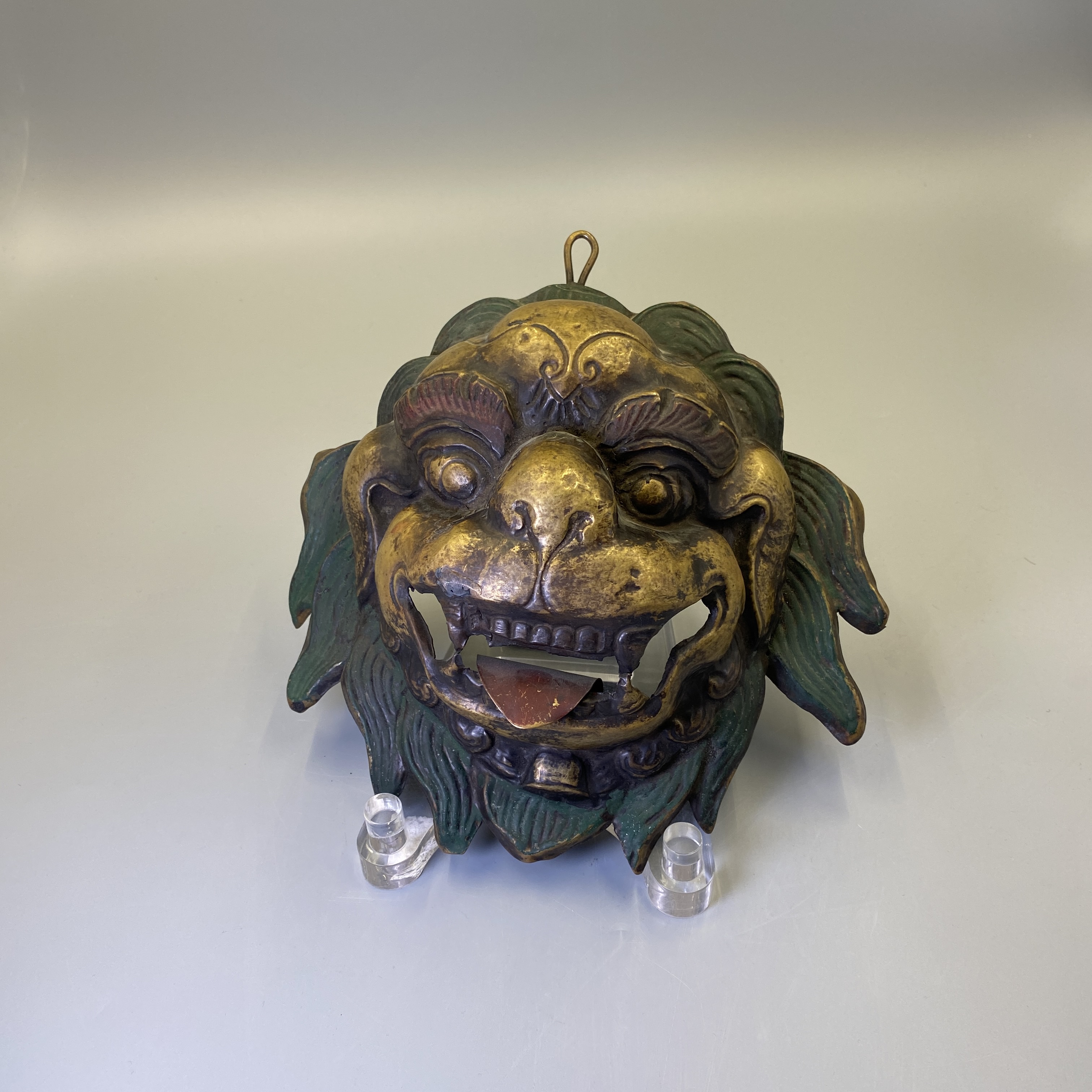 晚清民国藏传铜加彩狮子头纹挂件益合/1596