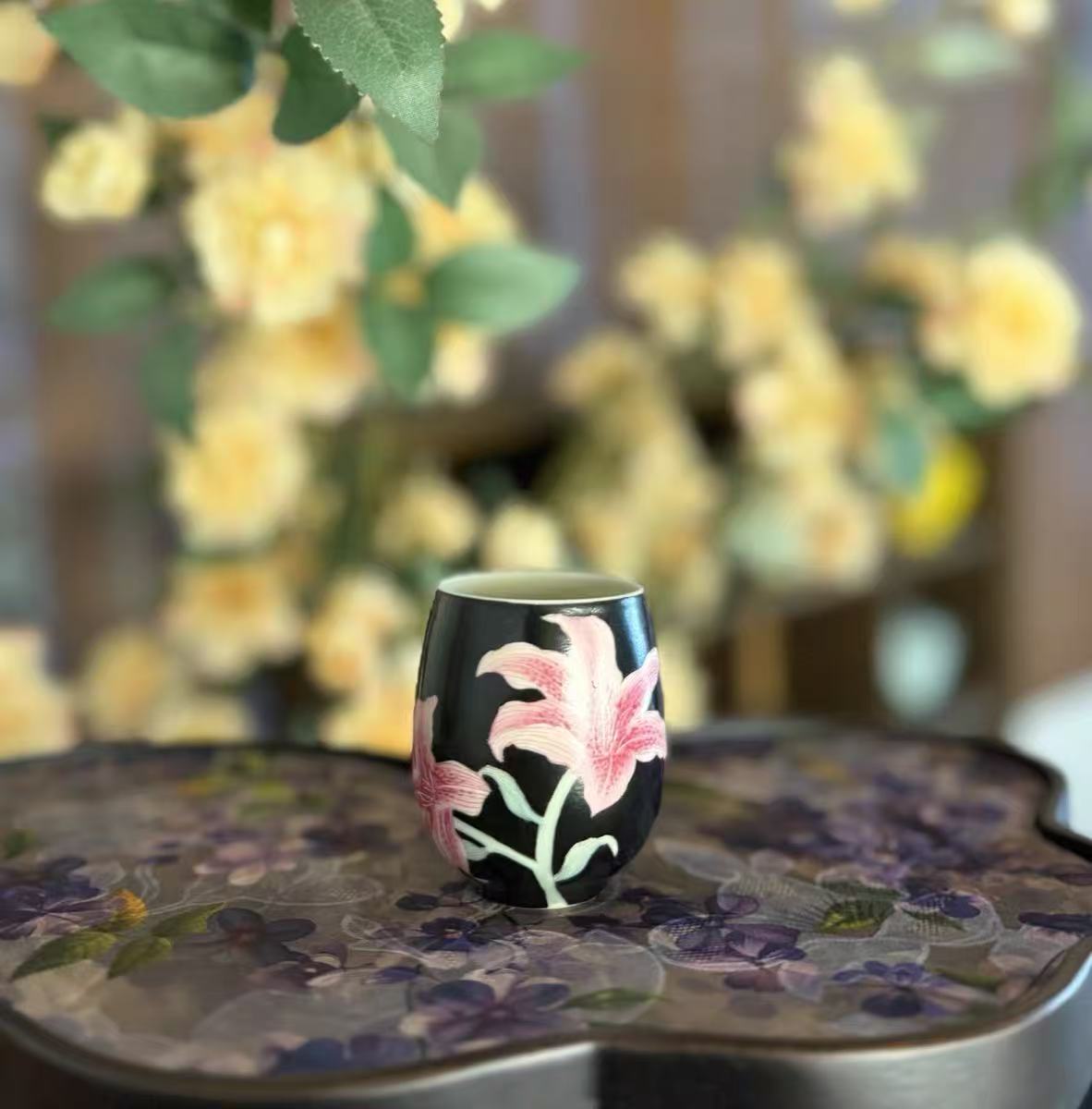 《梦乔茶器》雅圣景德镇手工手绘黑底百合花蛋杯粉彩高温高端窑口