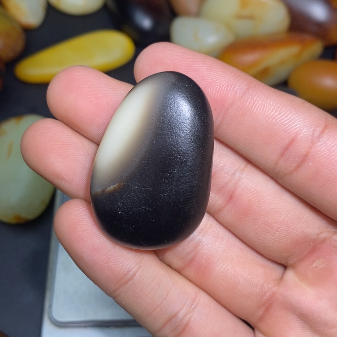 和田玉未镶嵌珠宝奇石