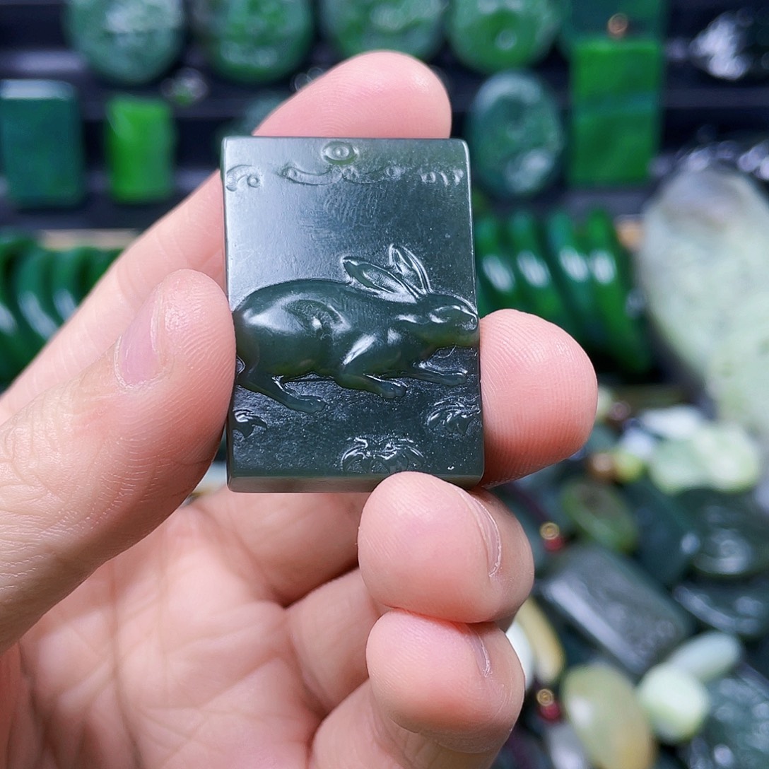 和田玉未镶嵌珠宝奇石