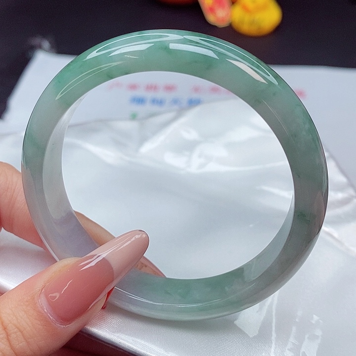 翡翠手镯未镶嵌@*尘57圈