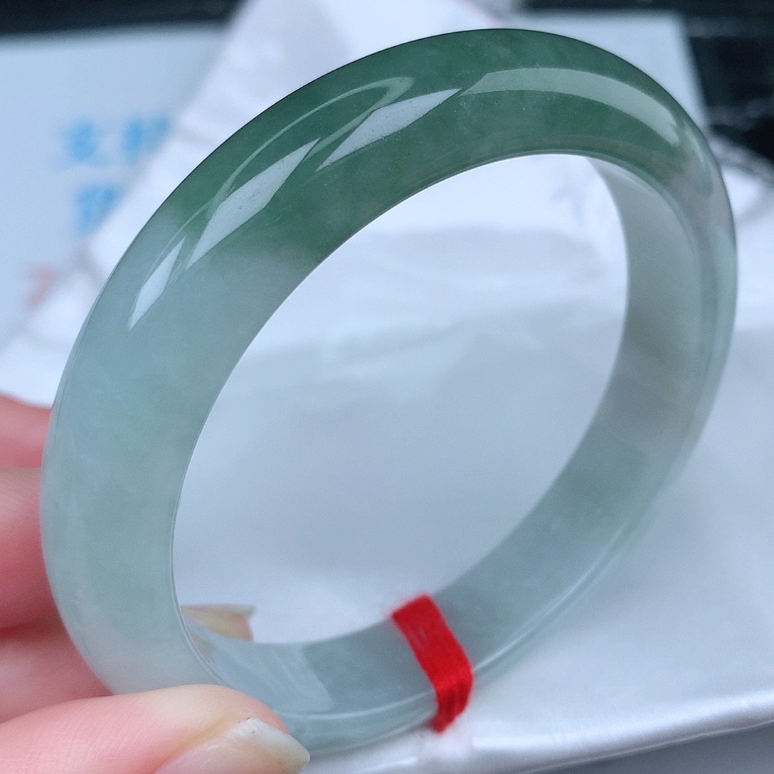 翡翠手镯未镶嵌天然