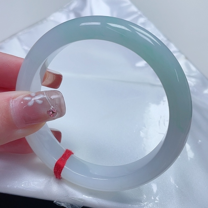 翡翠手镯未镶嵌缅甸