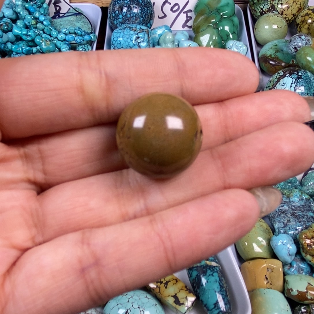 绿松石未镶嵌颈饰