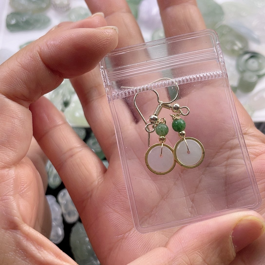 翡翠颈饰未镶嵌耳坠