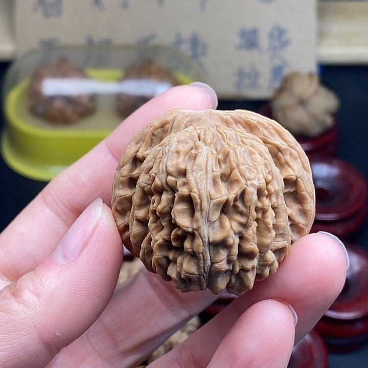 A***桥文玩核桃吊坠瑕疵单只不退不换