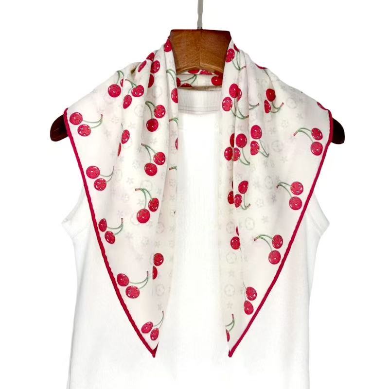 桑蚕丝羊毛【白樱桃】60丝毛方巾双面印花手工卷边丝巾K326