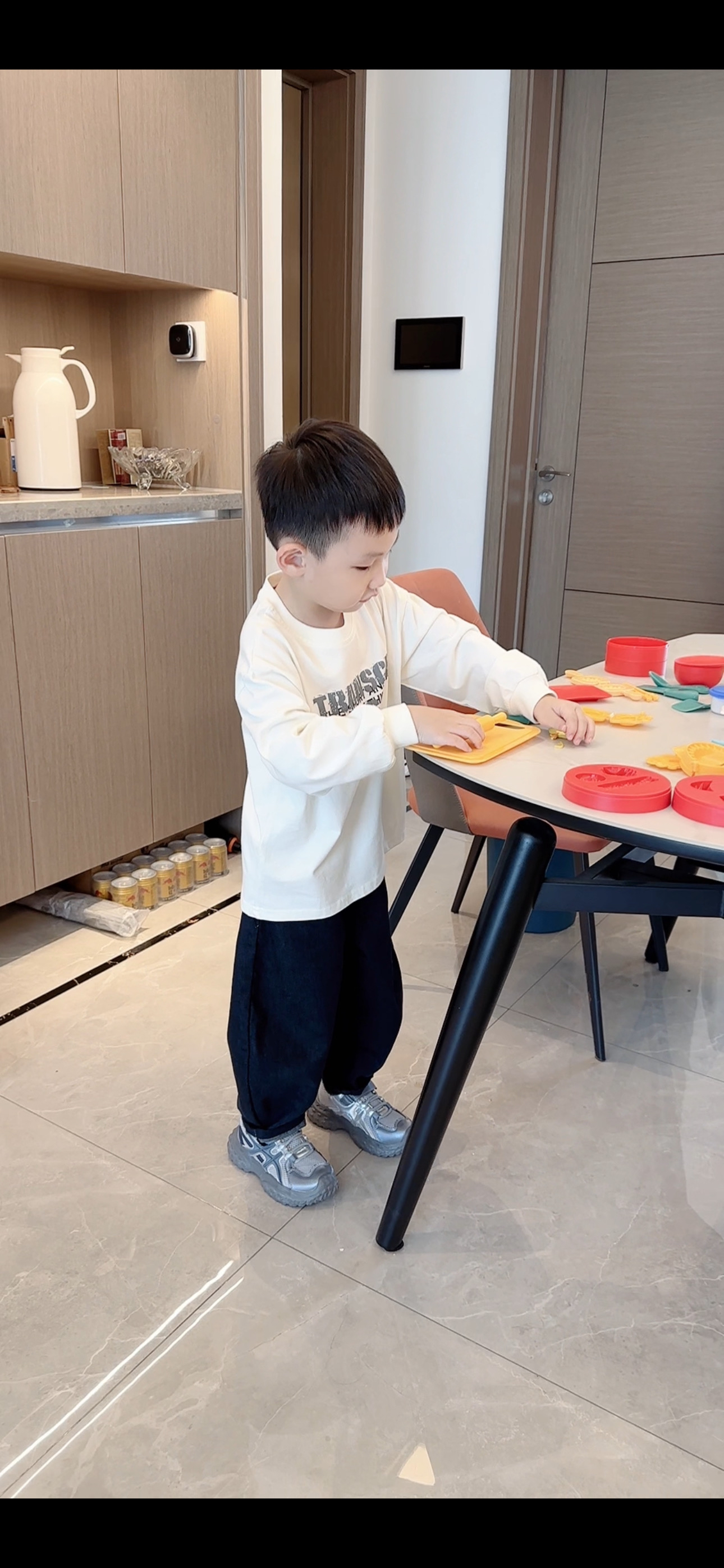 子航同款 秋季新款藏青色儿童定制洋气牛仔裤1198