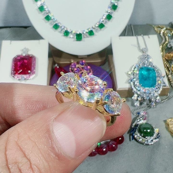 红宝石颈饰未镶嵌