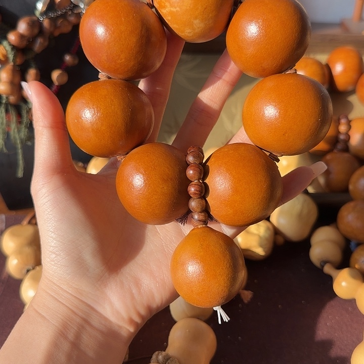 *****老皮手持手串老皮