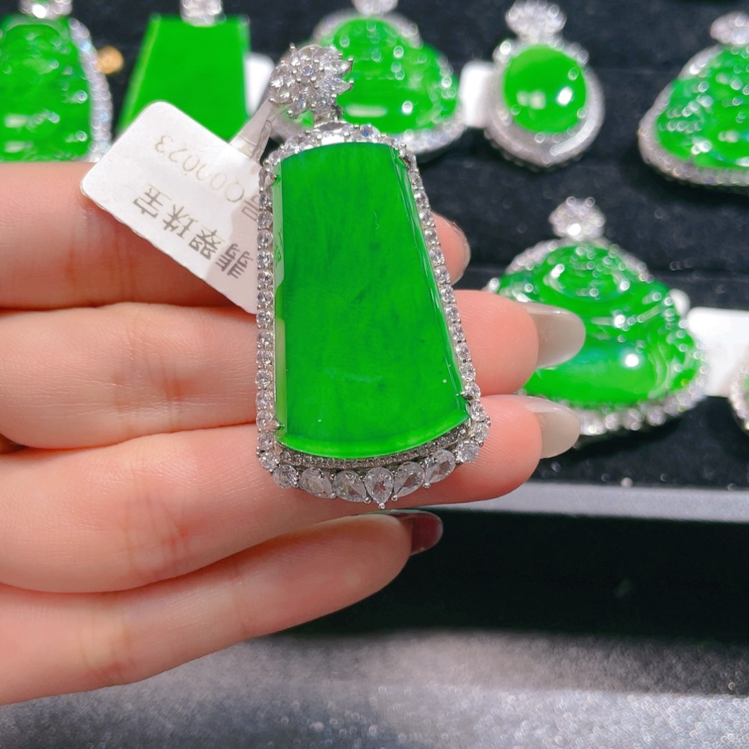 翡翠吊坠(不含链)未镶嵌