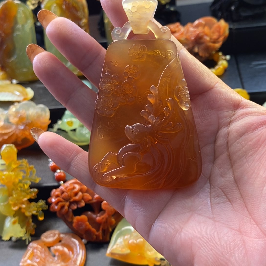 蛇纹石玉颈饰合金天***故