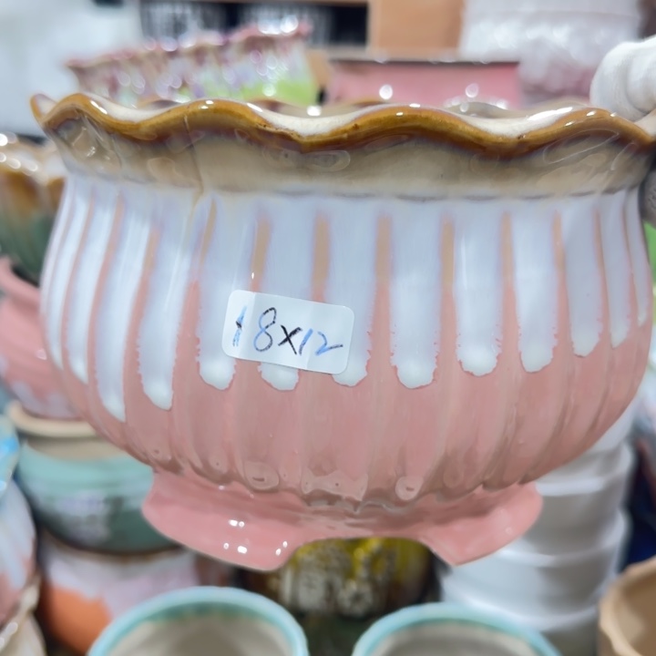 凑9块包邮，有孔，不清楚问客服