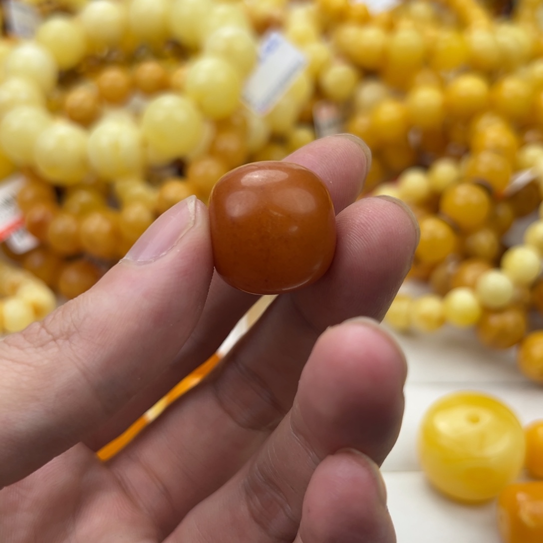 琥珀珠宝奇石未镶嵌