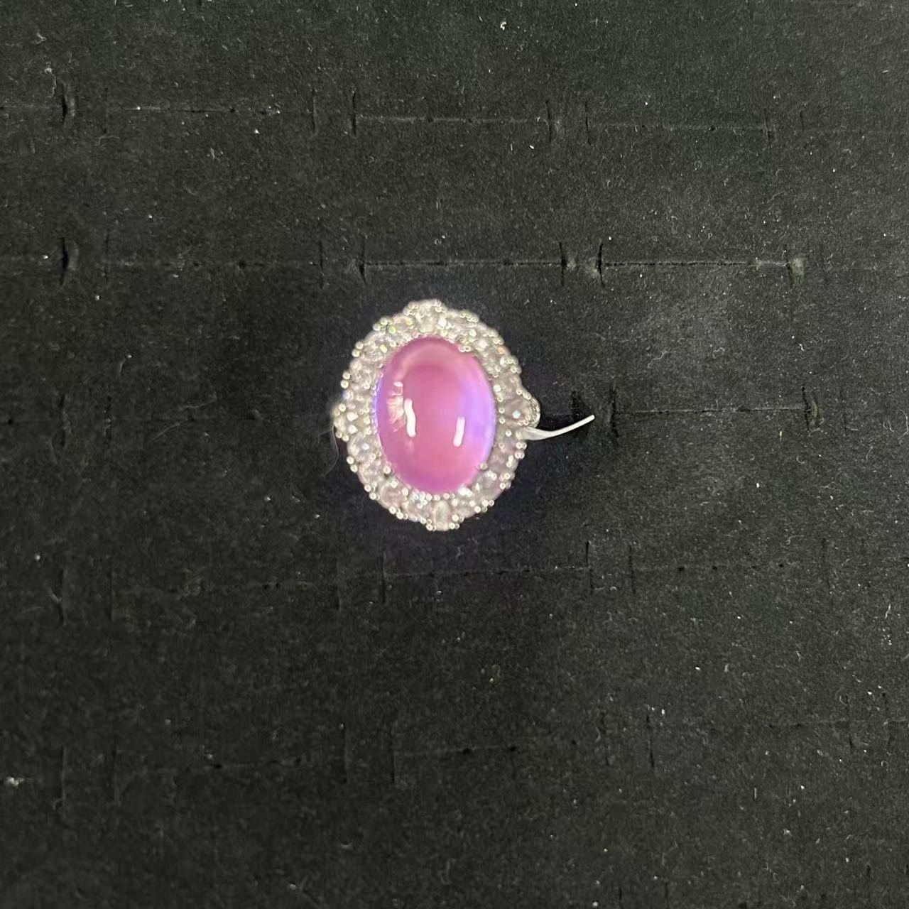 紫翠色蛋面玉石戒指