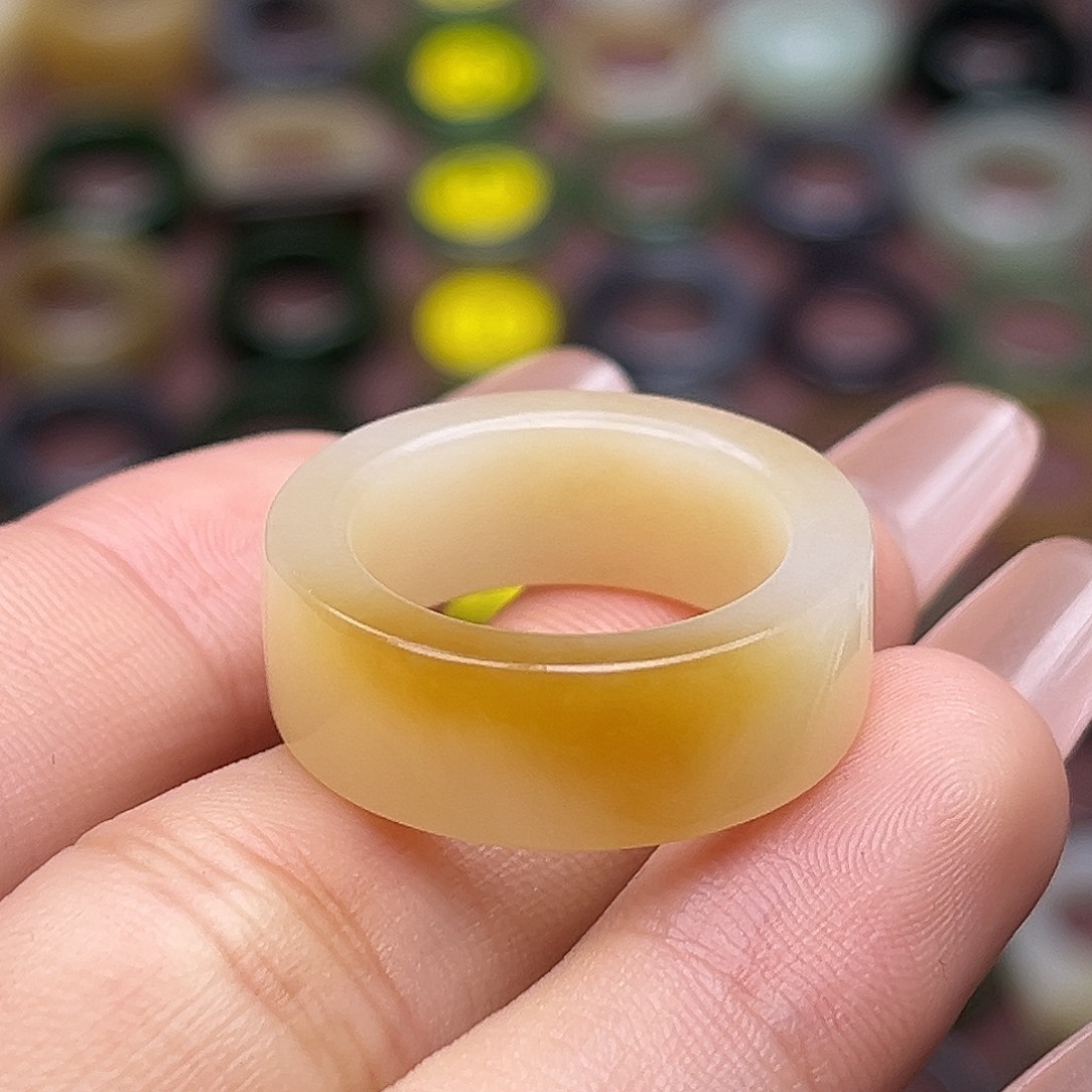 和田玉未镶嵌戒指17.3芒果布丁