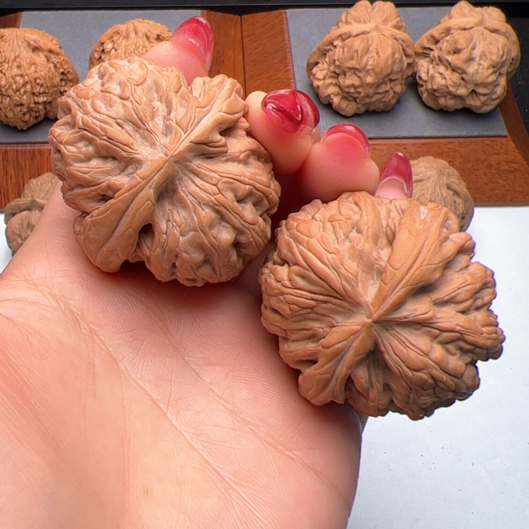 文玩核桃把件红锦鲤44