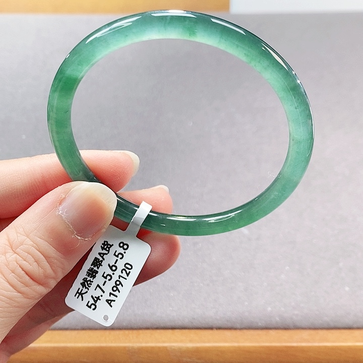 【闪购商品】翡翠手镯（圆镯）未镶嵌