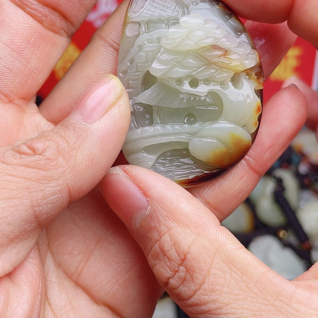 和田玉颈饰未镶嵌