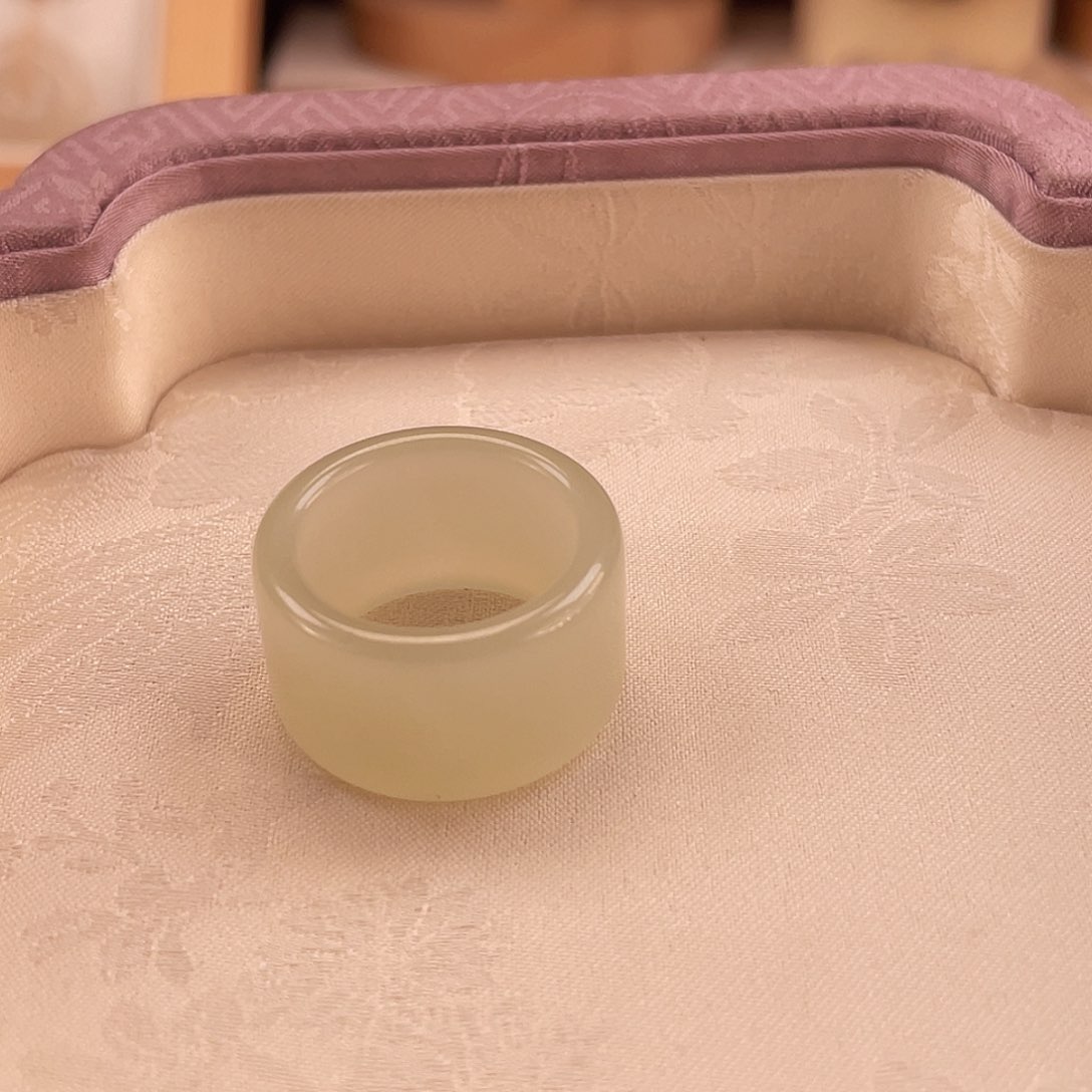 和田玉戒指未镶嵌