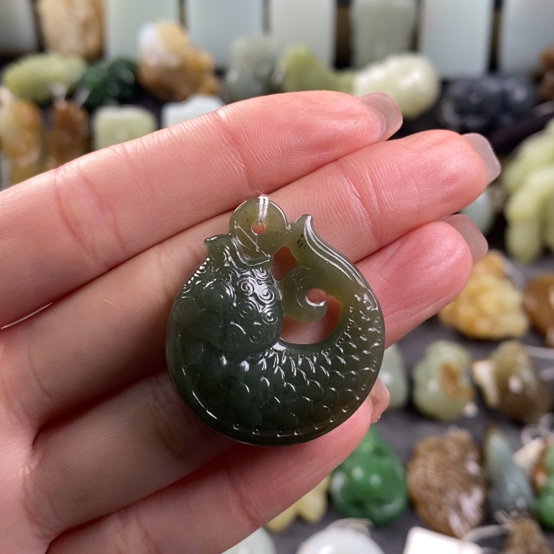 和田玉未镶嵌颈饰