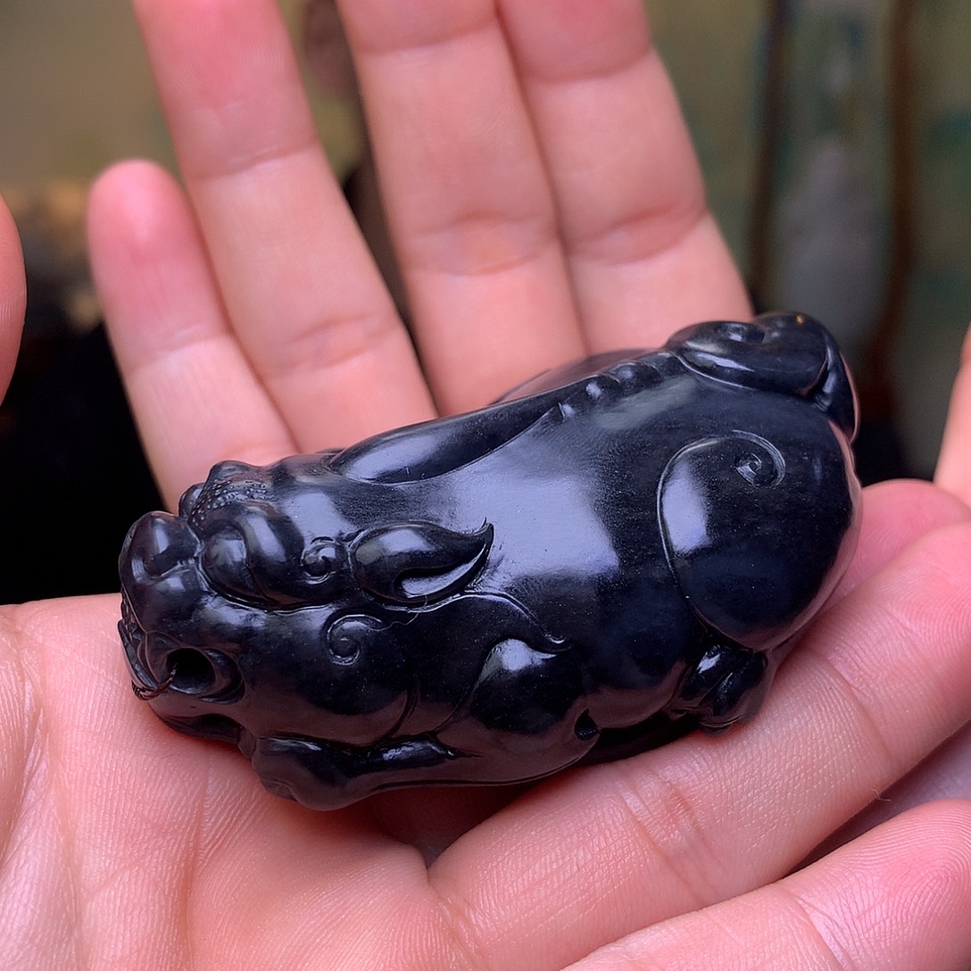 和田玉未镶嵌把件