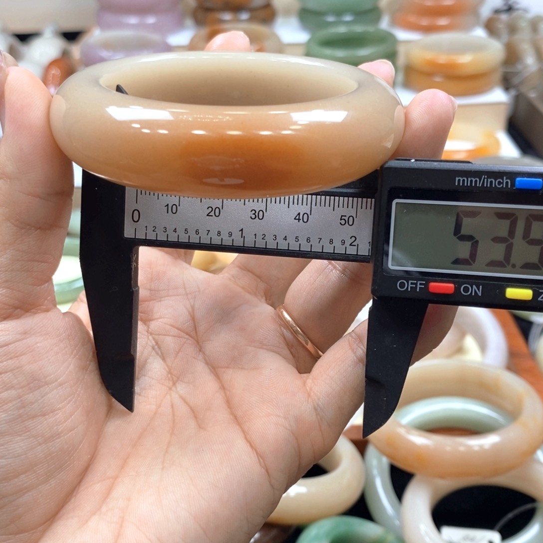 石英岩玉手镯未镶嵌