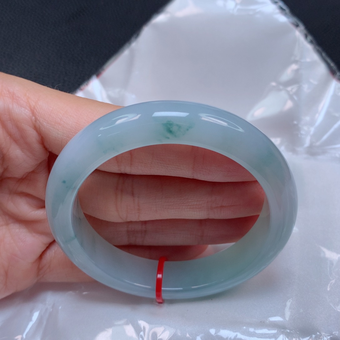 翡翠手镯未镶嵌天然