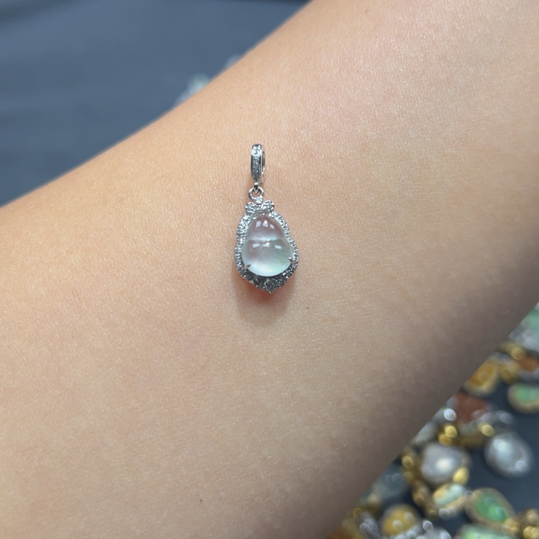 翡翠颈饰18K金镶嵌胖*吊坠