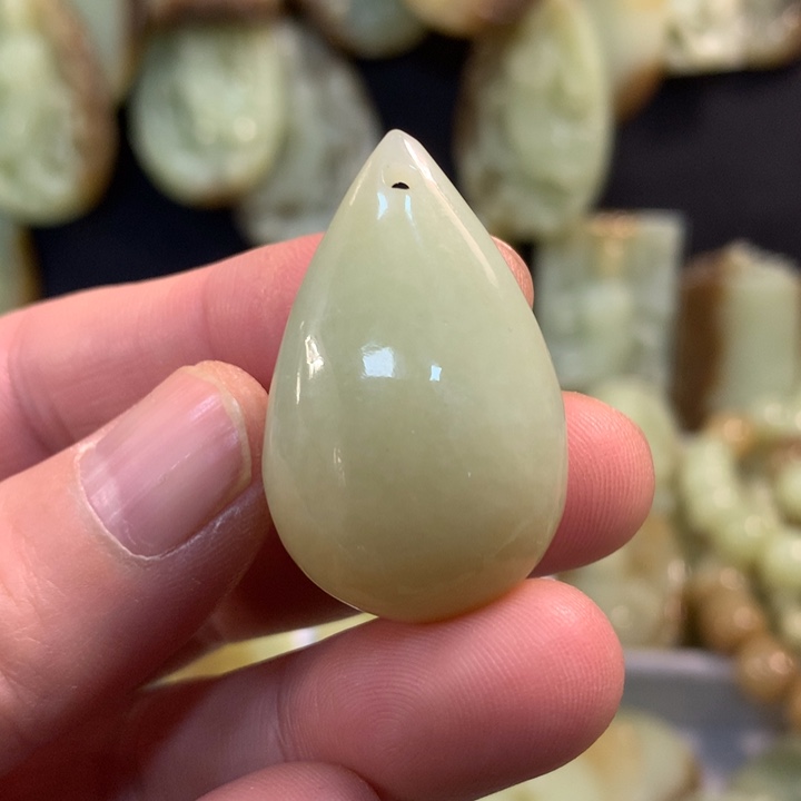 颈饰未镶嵌和田玉