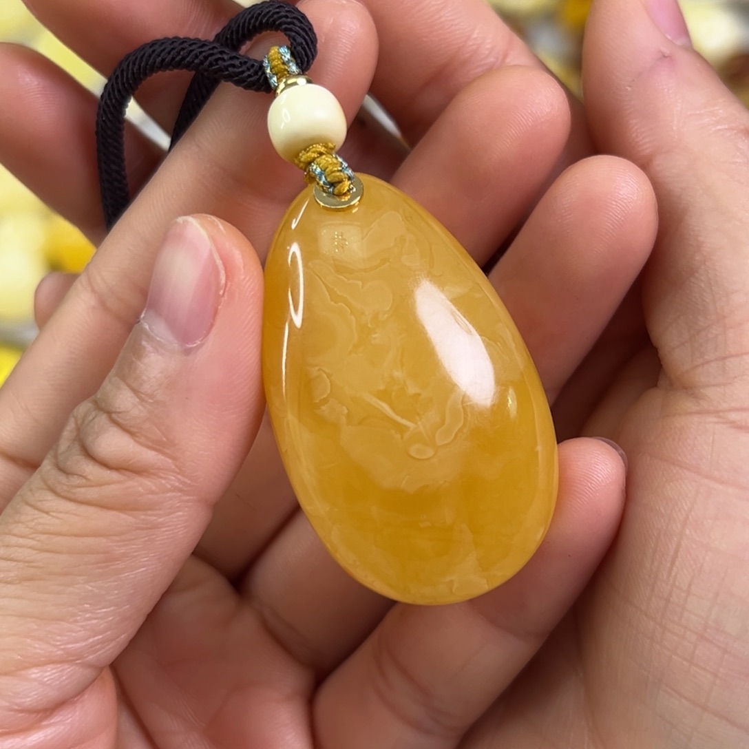 蜜蜡裸石未镶嵌蜜蜡