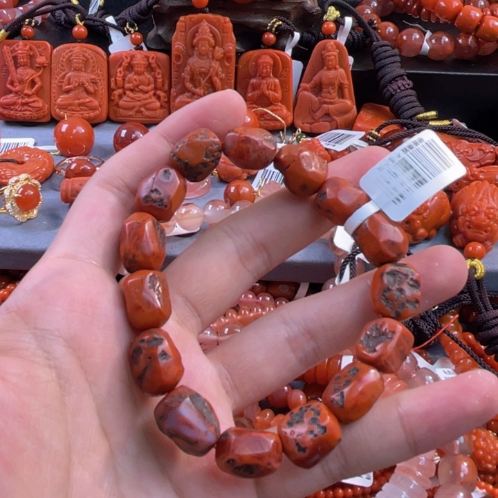 南红玛瑙多样性发一未镶嵌阿东寨铁皮随型50g