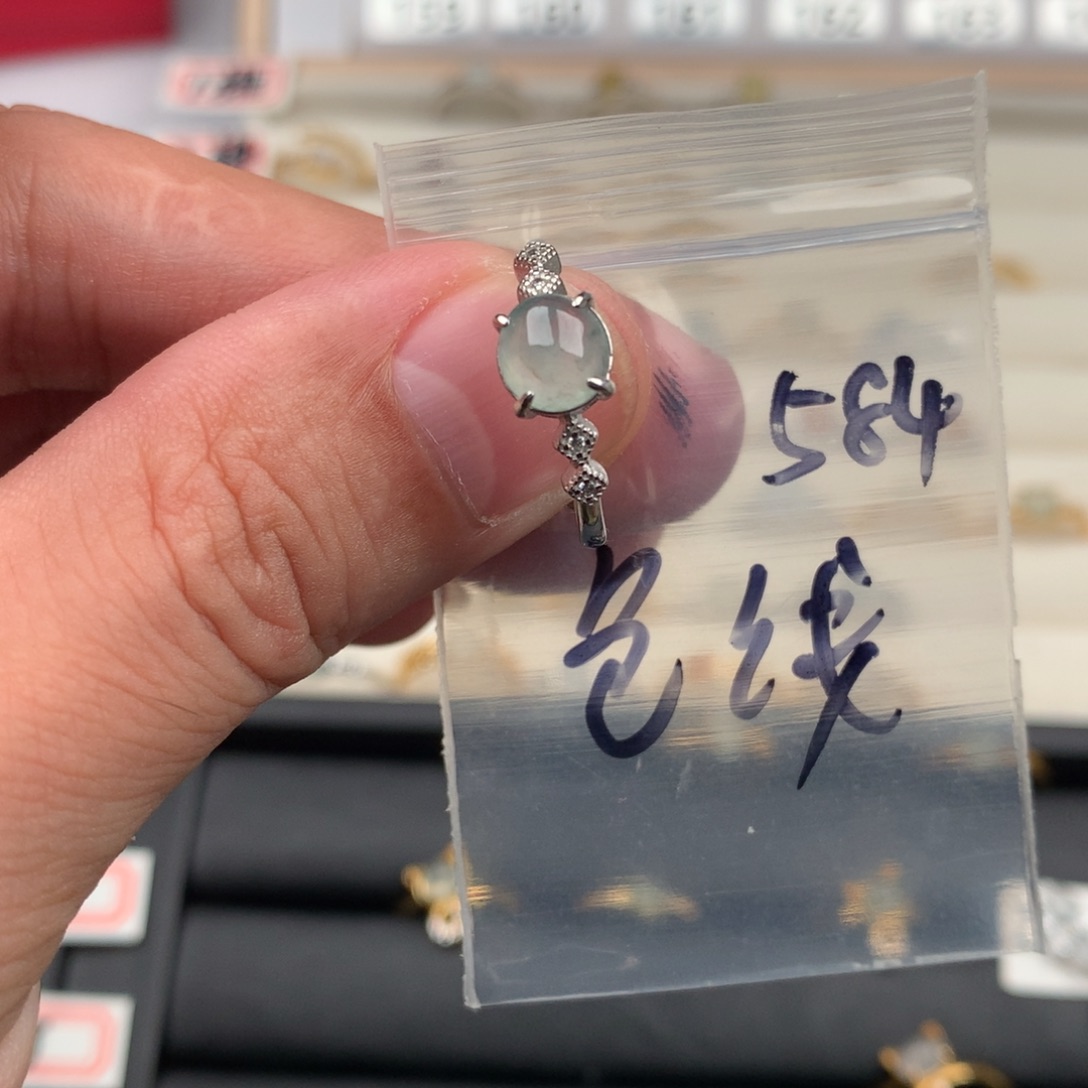 翡翠未镶嵌戒圈584