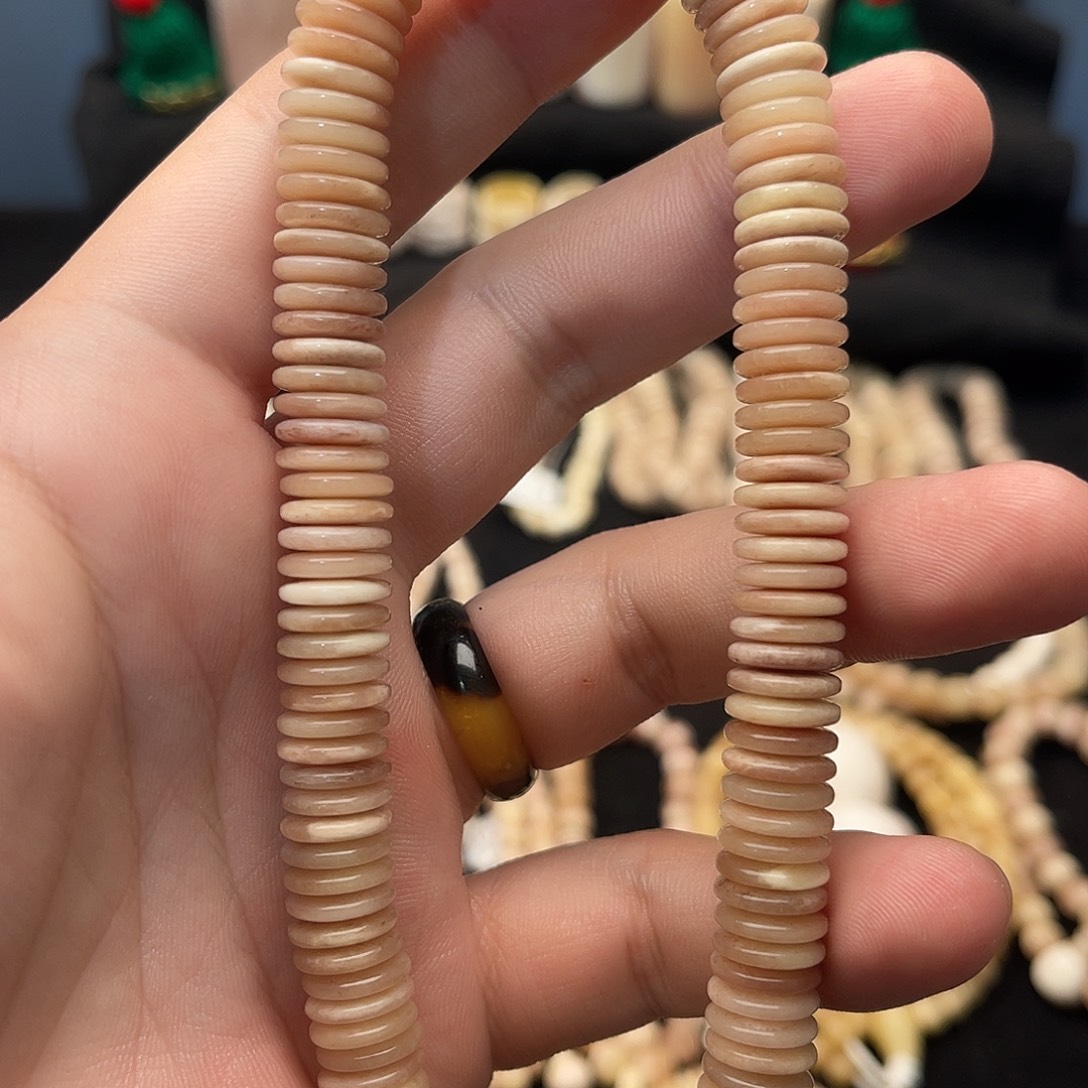 吊坠白玉菩提精品驼骨红透药片