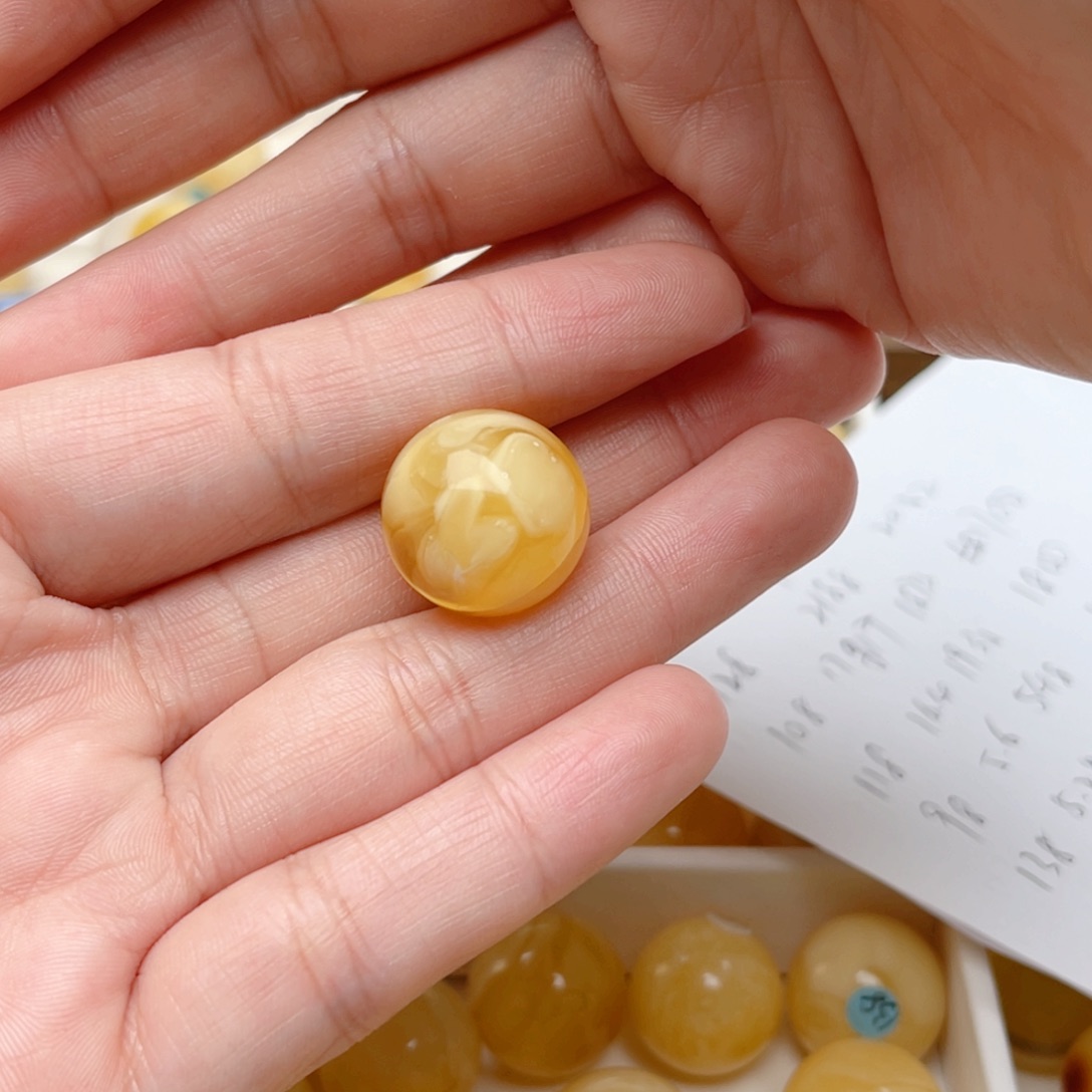 蜜蜡裸石未镶嵌东****格蜜蜡圆珠梦瑕