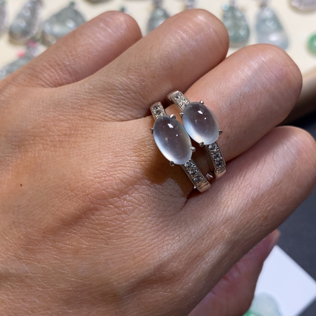 翡翠未镶嵌吊坠(不含链)蛋面两颗