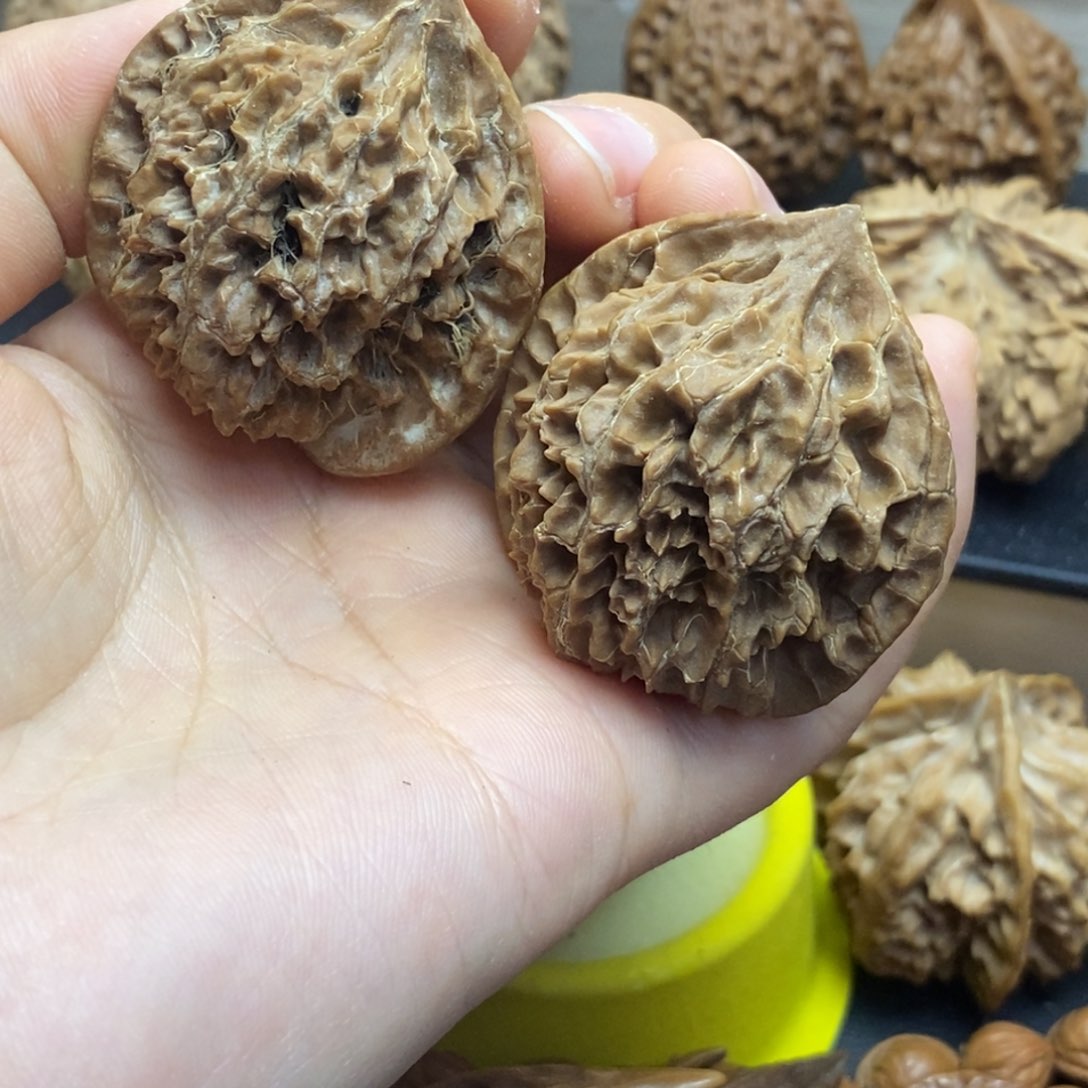 桃核吊坠秦岭薄楞官帽40