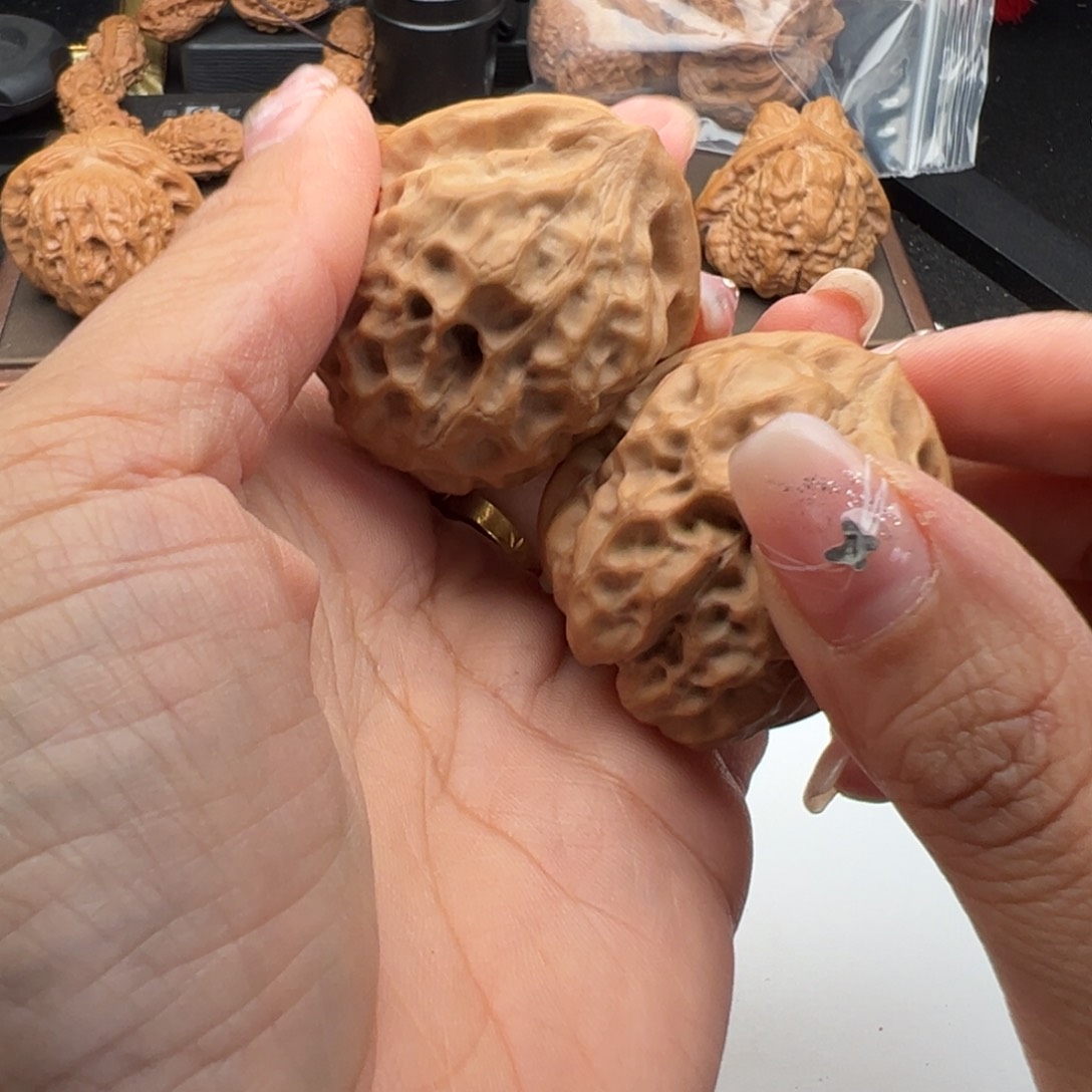 文玩核桃把件蛤蟆眼