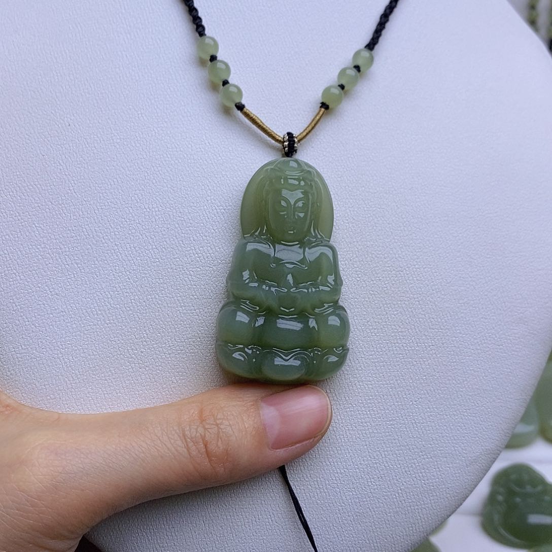 和田玉颈饰未镶嵌