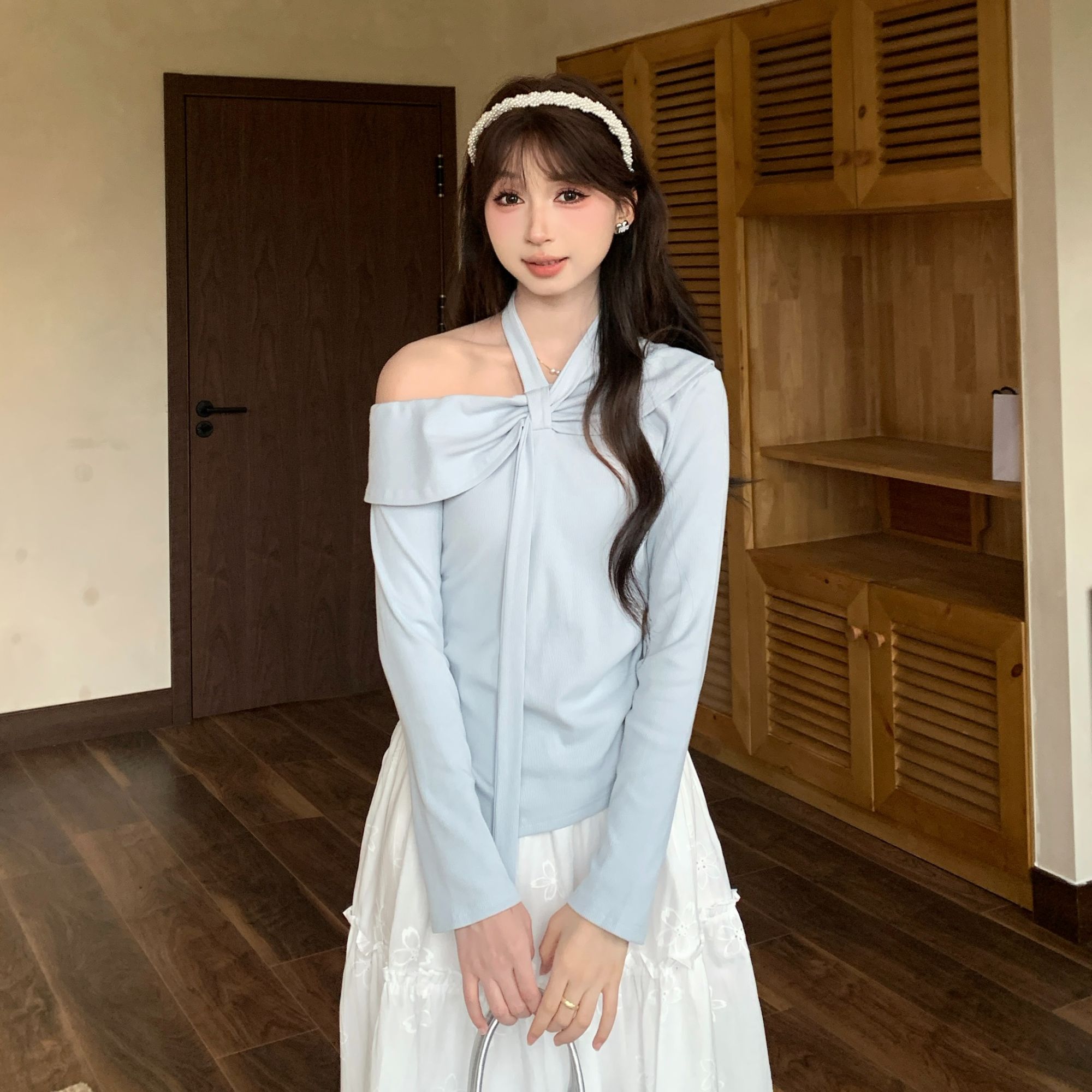 针织衫女2025新款蝴蝶结挂脖扭结设计感长袖修身显瘦气质